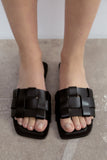 FLAT LEATHER SLIDER SANDAL